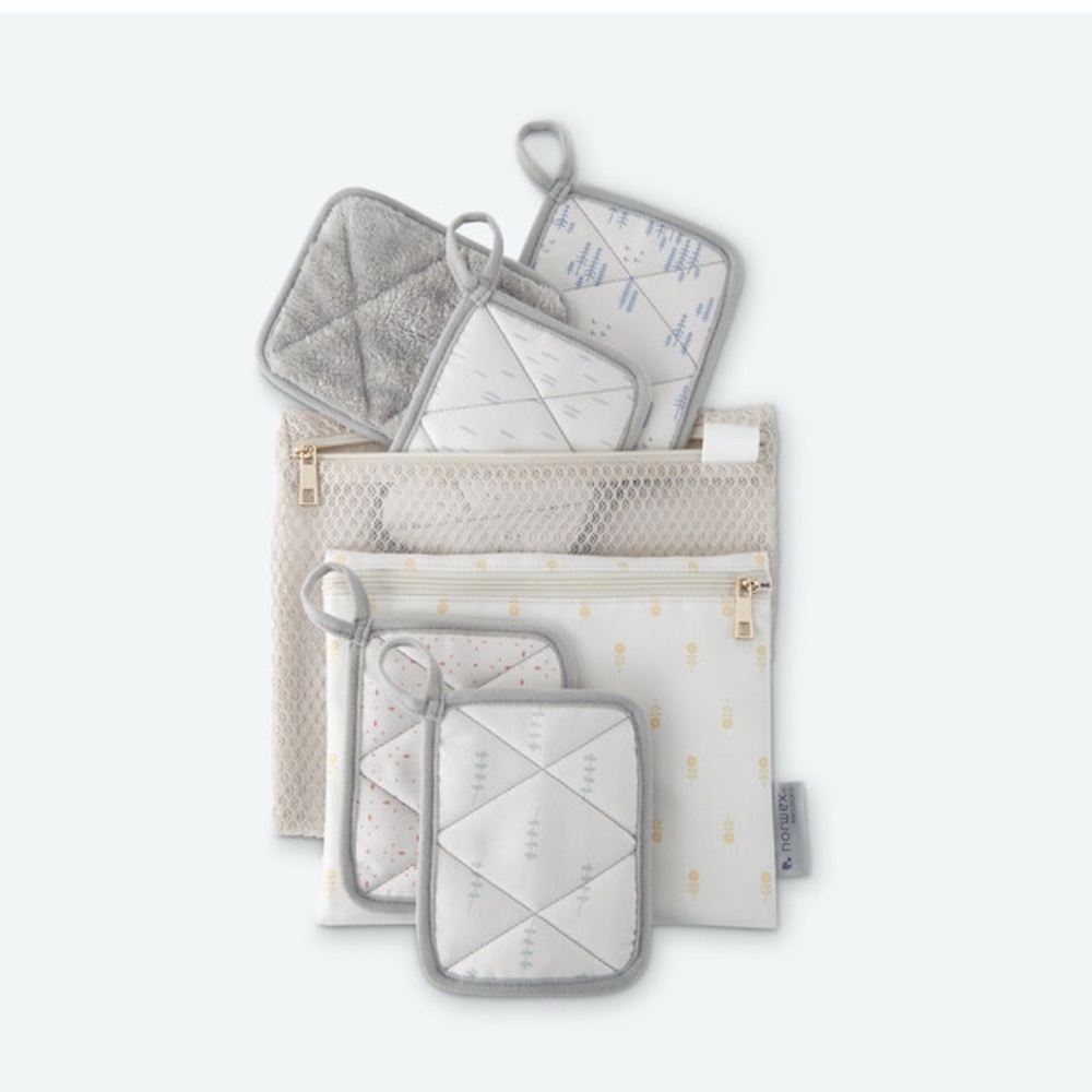 Norwex Dual-Sided Makeup Removers Set of 5 plus mesh laundry bag & carrying bag